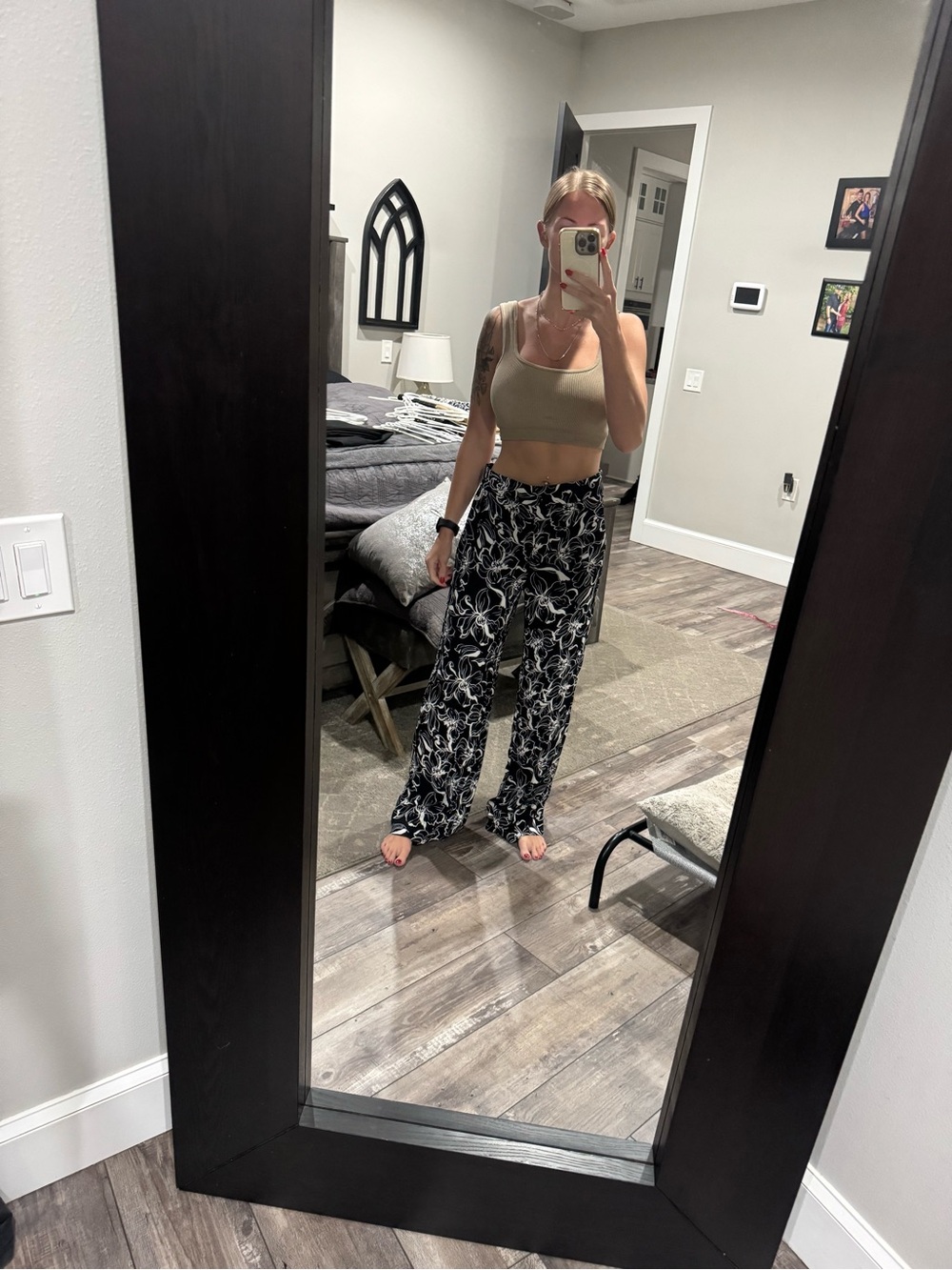 White House Black Market Black & White Floral Wide-Leg Pants